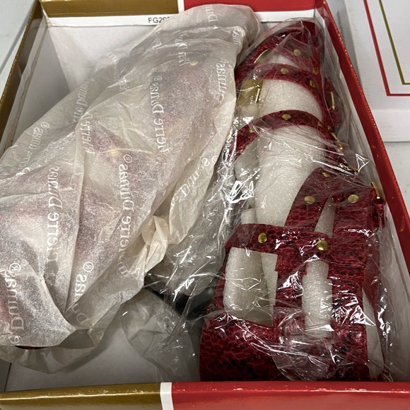 PIERRE DUMAS Adora-11 Red Faux Snakeskin Sexy Heels Zip Back Sz 9M - Picture 9 of 9